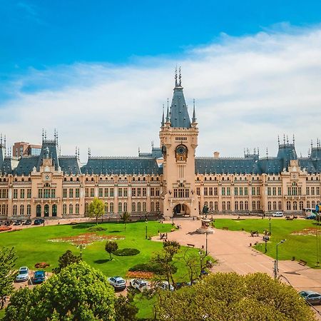 Iasi Ultra Central Apartment Self Check-In Bagian luar foto