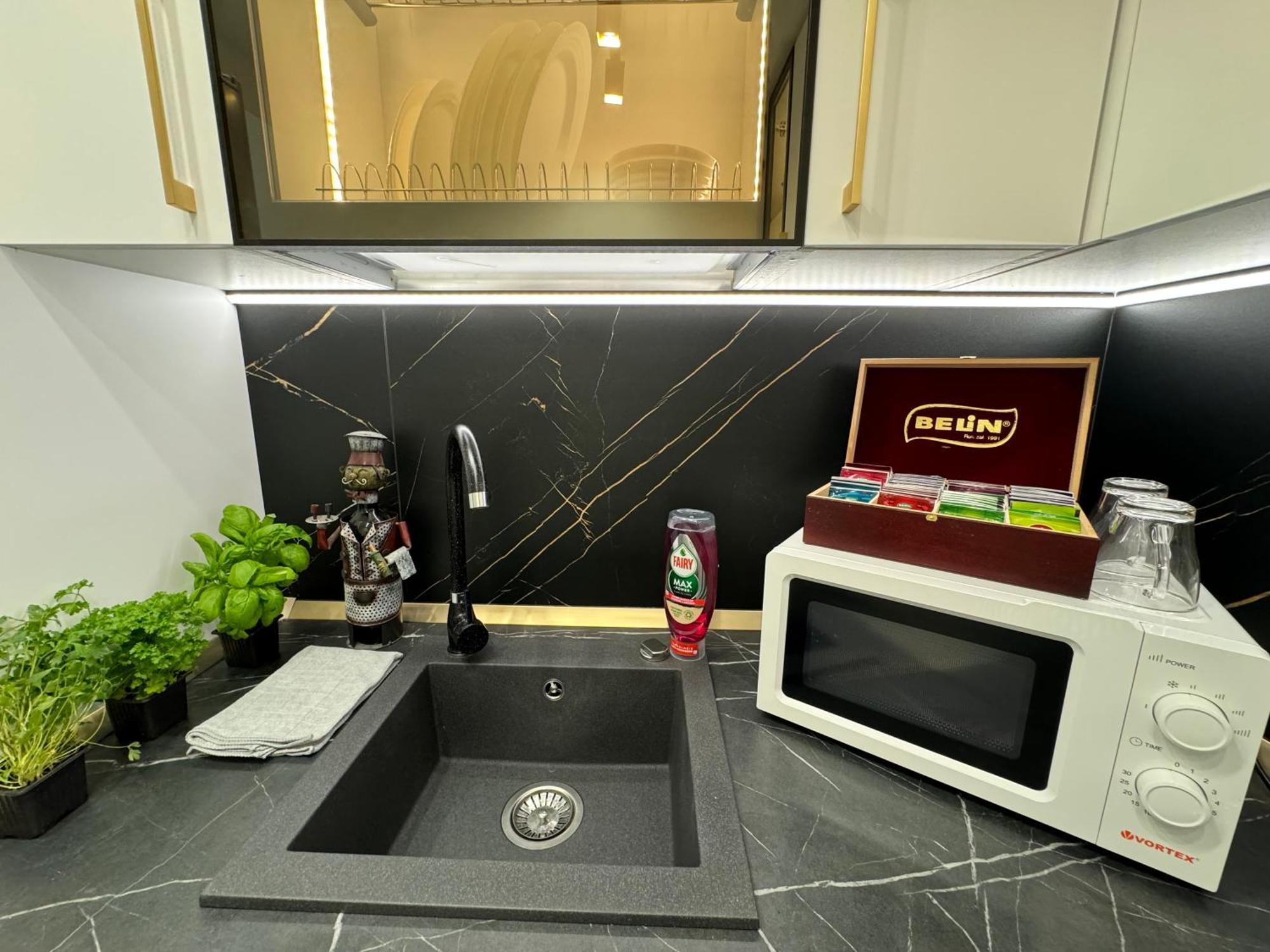 Iasi Ultra Central Apartment Self Check-In Bagian luar foto